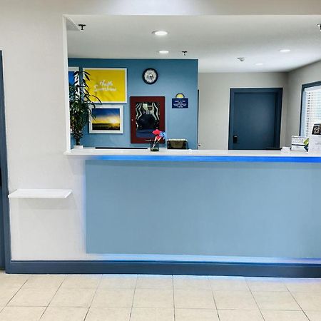 Days Inn & Suites By Wyndham Wynne Екстер'єр фото