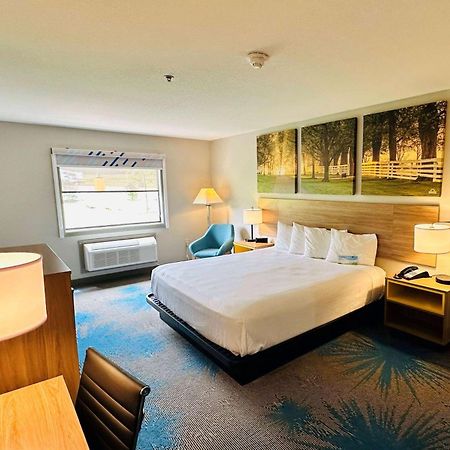 Days Inn & Suites By Wyndham Wynne Екстер'єр фото