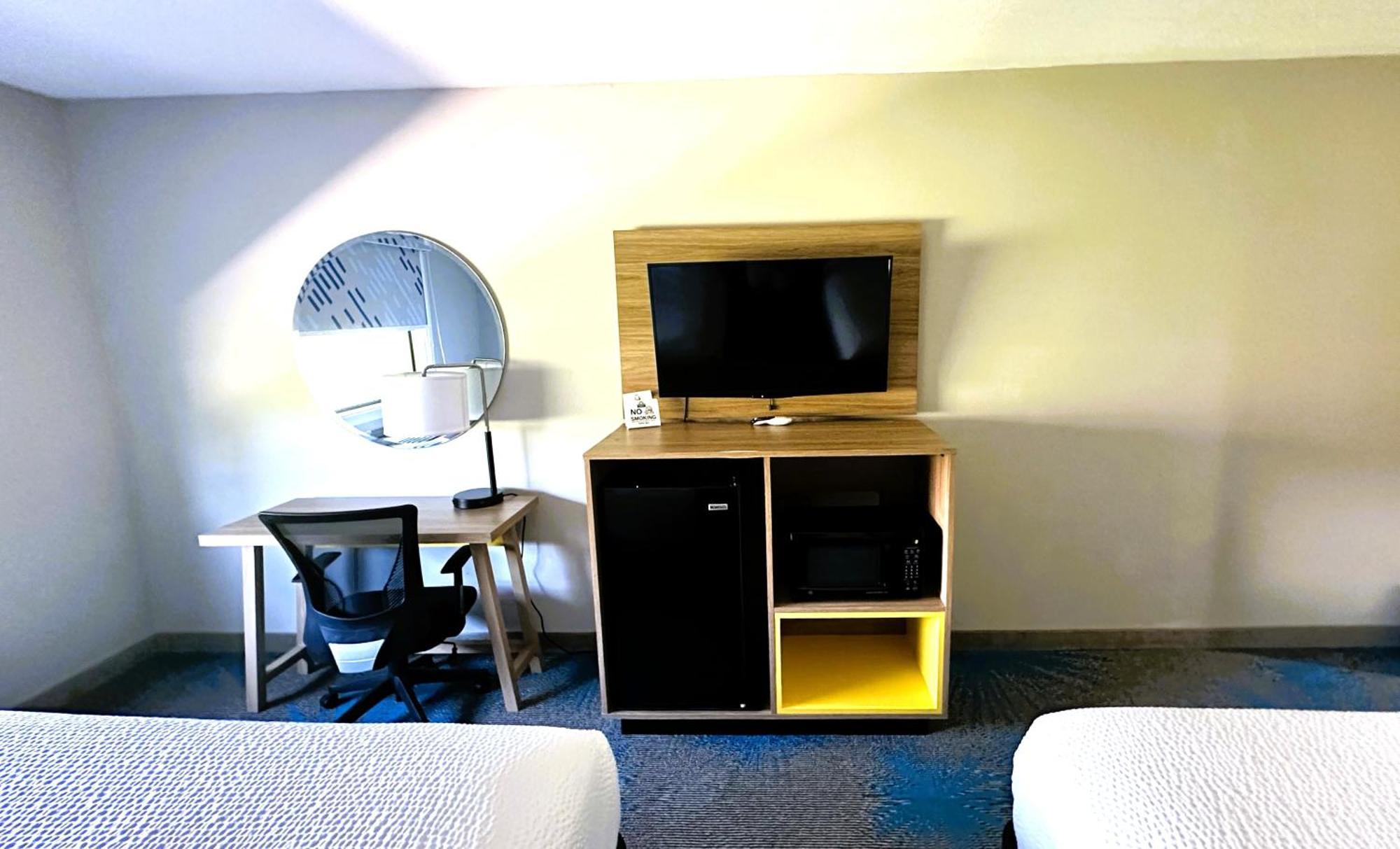 Days Inn & Suites By Wyndham Wynne Екстер'єр фото
