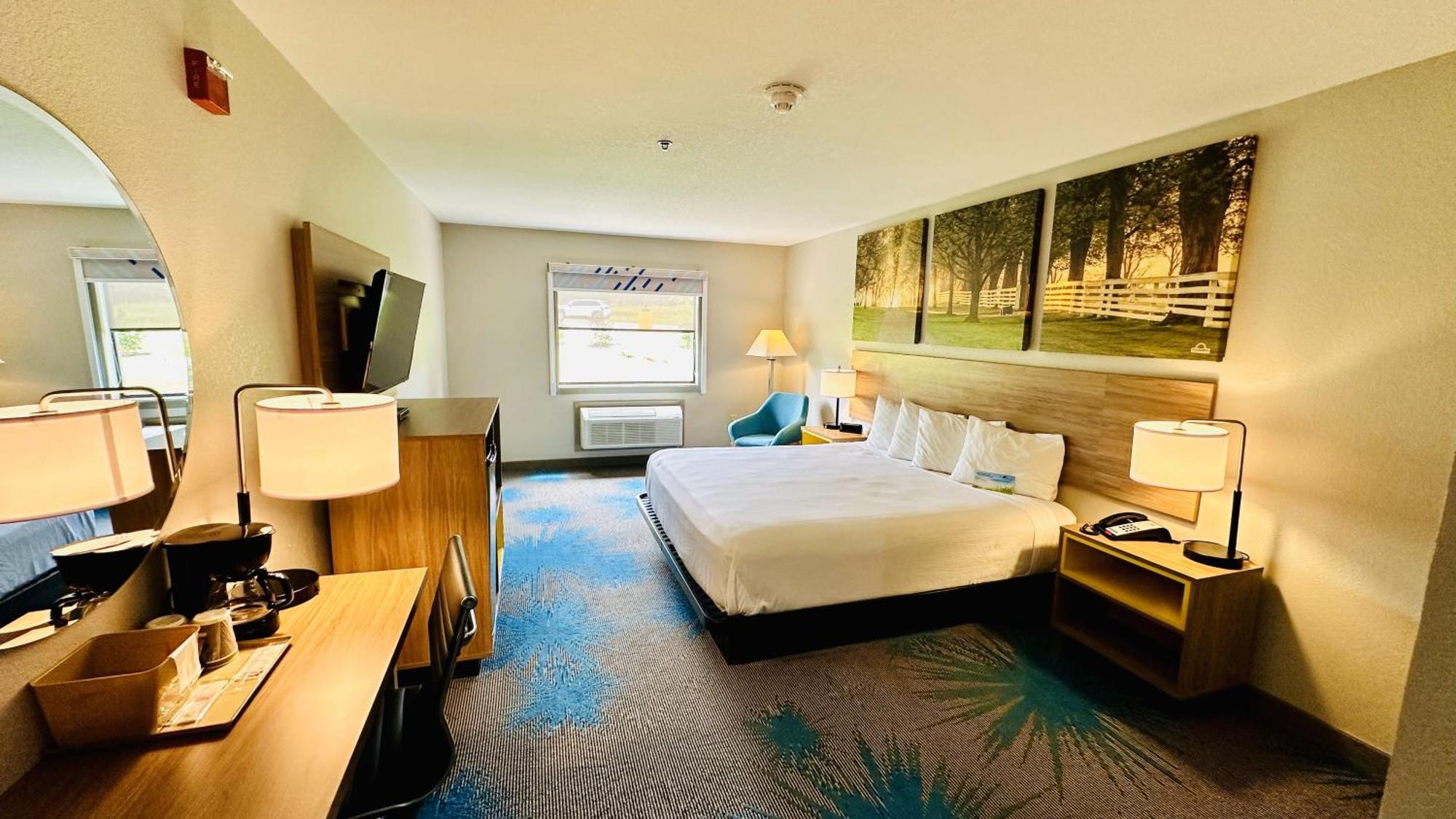 Days Inn & Suites By Wyndham Wynne Екстер'єр фото